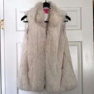 Betsy Johnson faux fur vest